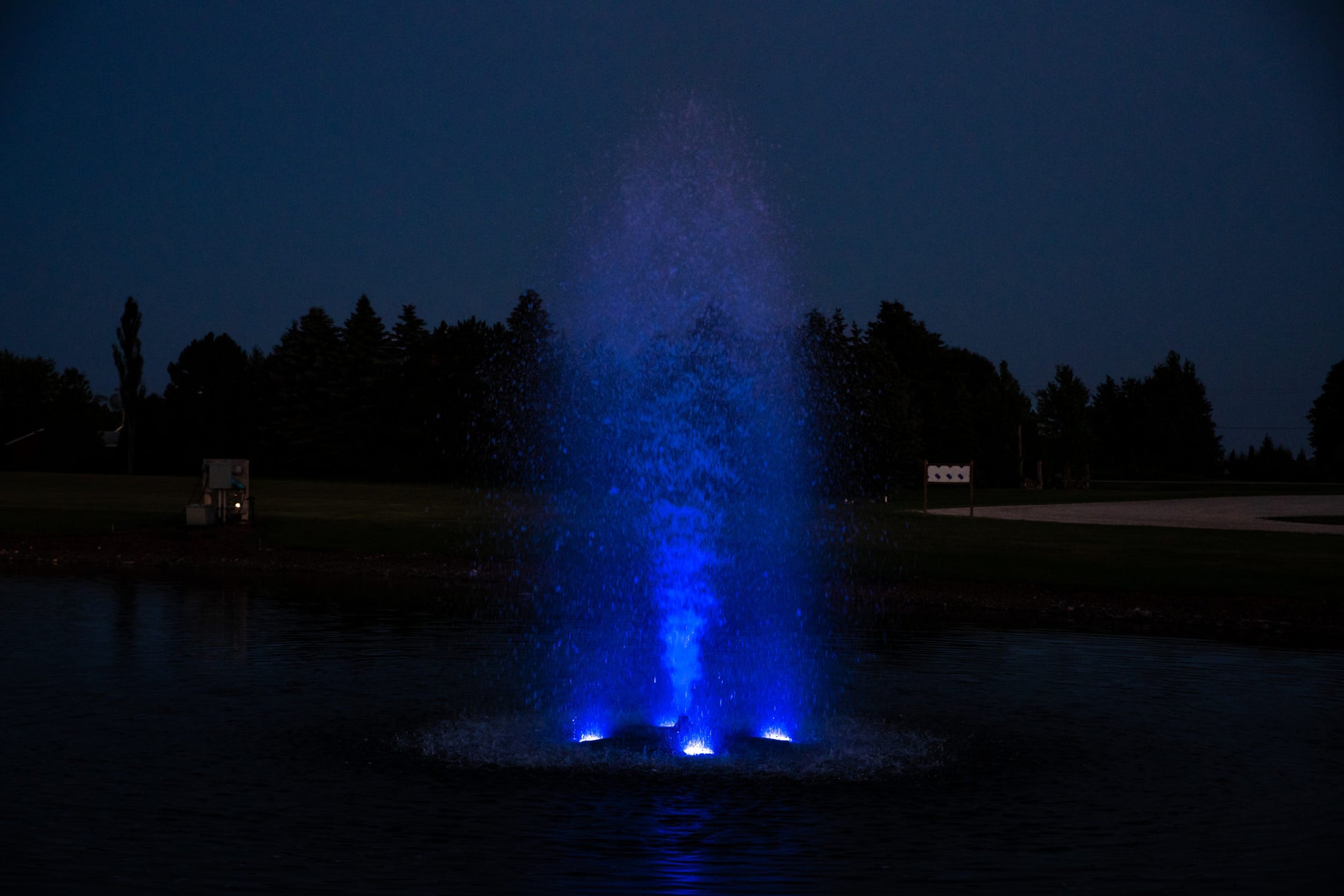 AquaMaster Masters Series 2HP Fountain – Eagle – No Lights – Fountain Depot