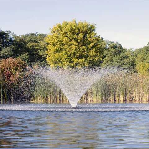 Kasco VFX fountain running in a pond